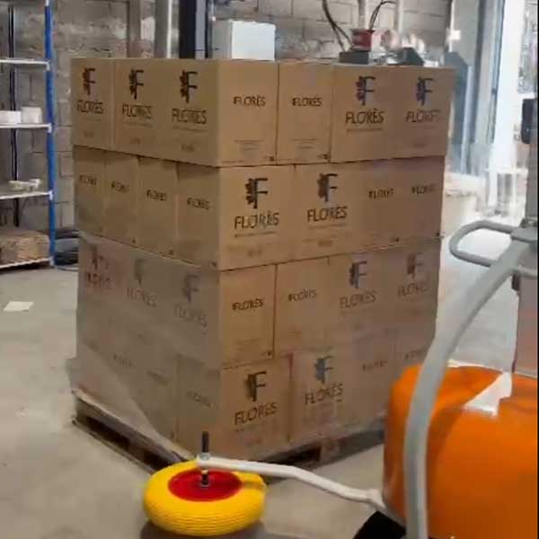 Banderolage automatique pour la palettisation dans la filière vinicole